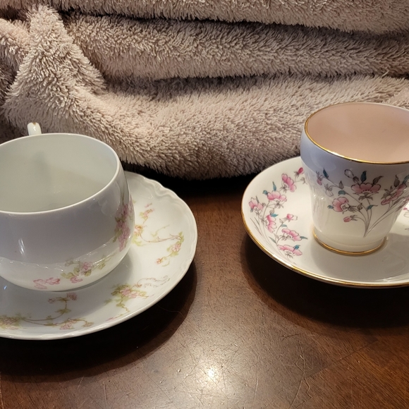 4 tea cups and saucers made in England - Picture 3 of 5